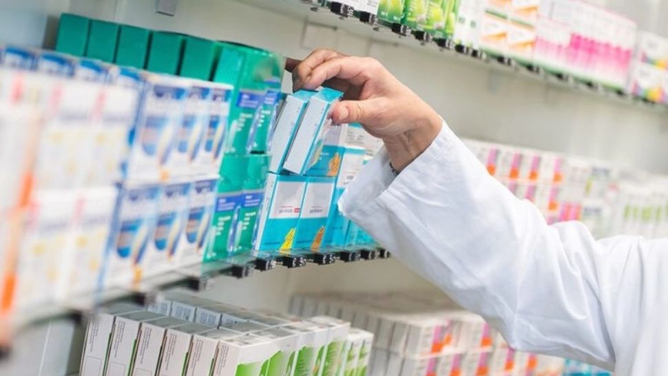 13 angajați de la o clinică privată și o farmacie, bănuiți că falsificau rețete și apoi le decontau, ARESTAȚI