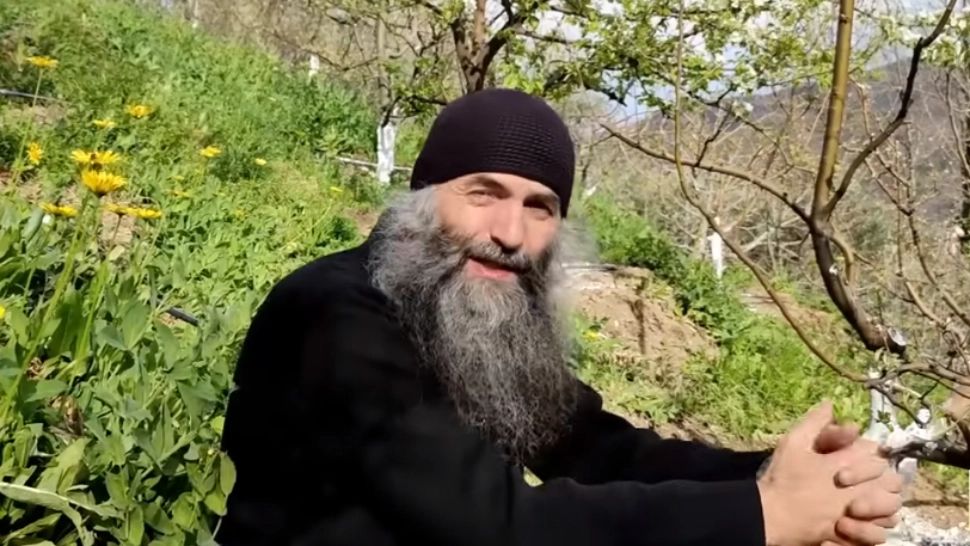Sfaturi de la Părintele Pimen Vlad, în pragul Sărbătorilor. Foto: Captură YouTube