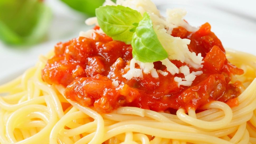 Cum obții un sos clasic pentru paste, la fel ca în Italia. Ingredientul secret care-l face cremos și delicios/ Profimedia