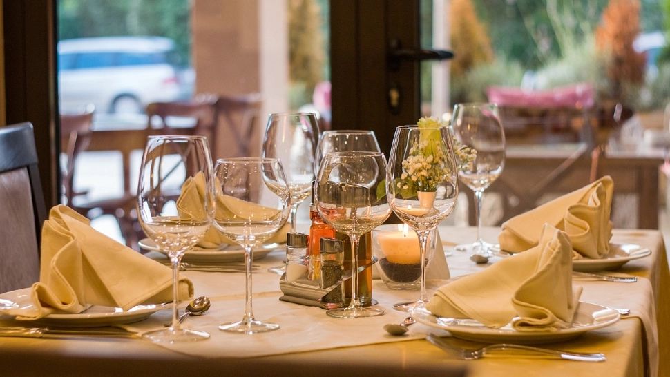 Român din Spania, manager de restaurant, luat pe sus de polițiști