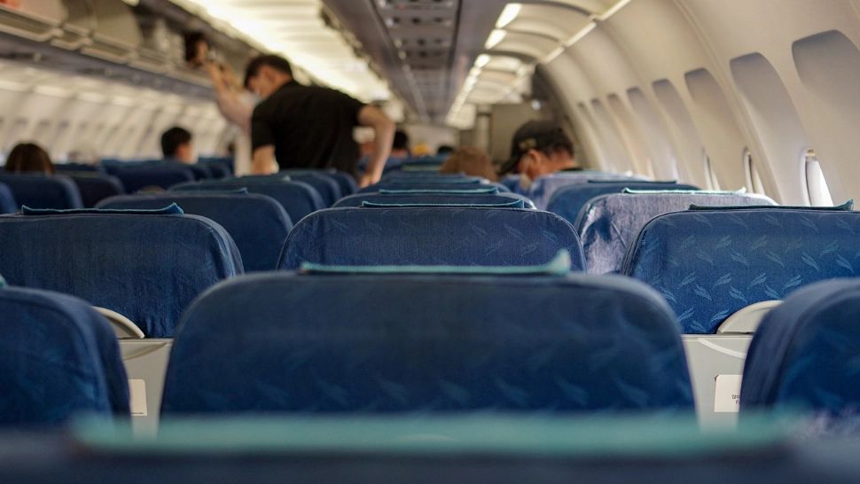 60 de turiști români sunt blocați în Grecia după ce avionul a rămas fără pilot