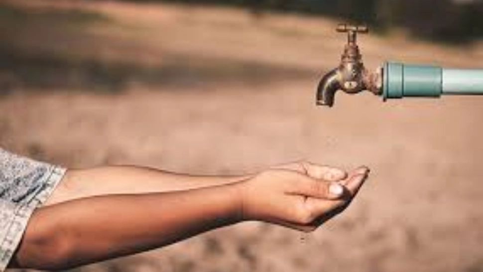 Oraș rămas fără apă potabilă în timpul caniculei