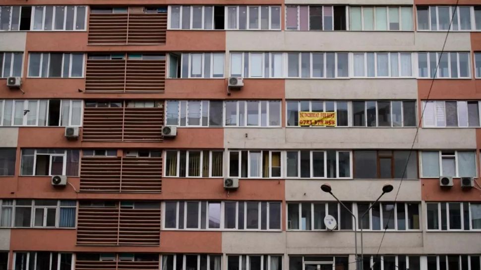 Răsturnare de situație: fetița de 6 ani căzută de la etajul 4 s-ar fi aruncat, de fapt, în gol / Foto: Arhivă