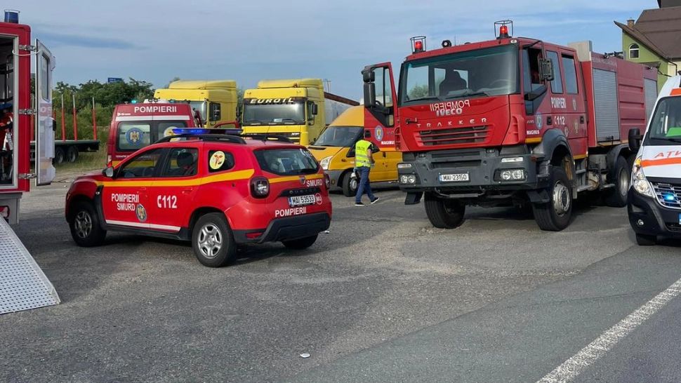 Accident grav pe DN1. O mașină s-a izbit de un microbuz plin cu copii. A fost activat PLANUL ROȘU!