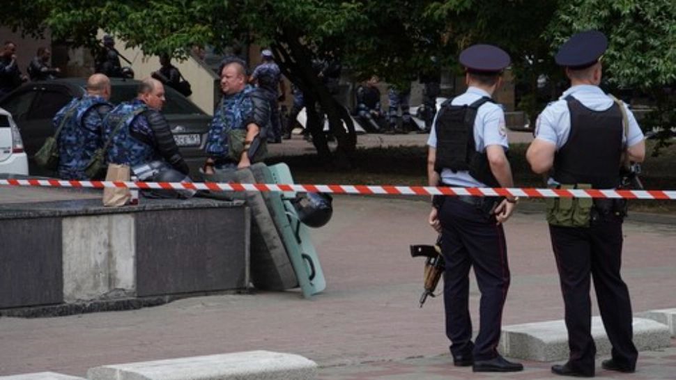 Mai mulți deţinuţi, susținători ai Statului Islamic, au luat ostatici într-un arest preventiv din Rusia. Foto: Profimedia