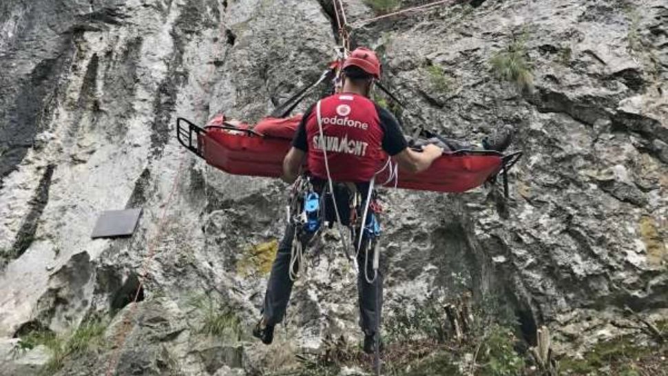 Salvamont, în alertă: Un bărbat a căzut în gol de la 70 de metri, pe munte. Foto: Facebook