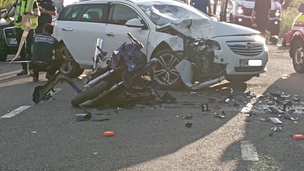 Conform poliției, șoferița nu a acordat prioritate motociclistului. Foto/ISU