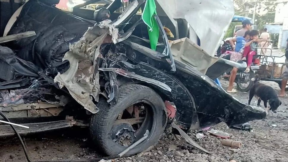 Tragedie uriașă, după înmormântare: 11 morți! Camioneta care transporta oamenii, impact devastator cu un autobuz