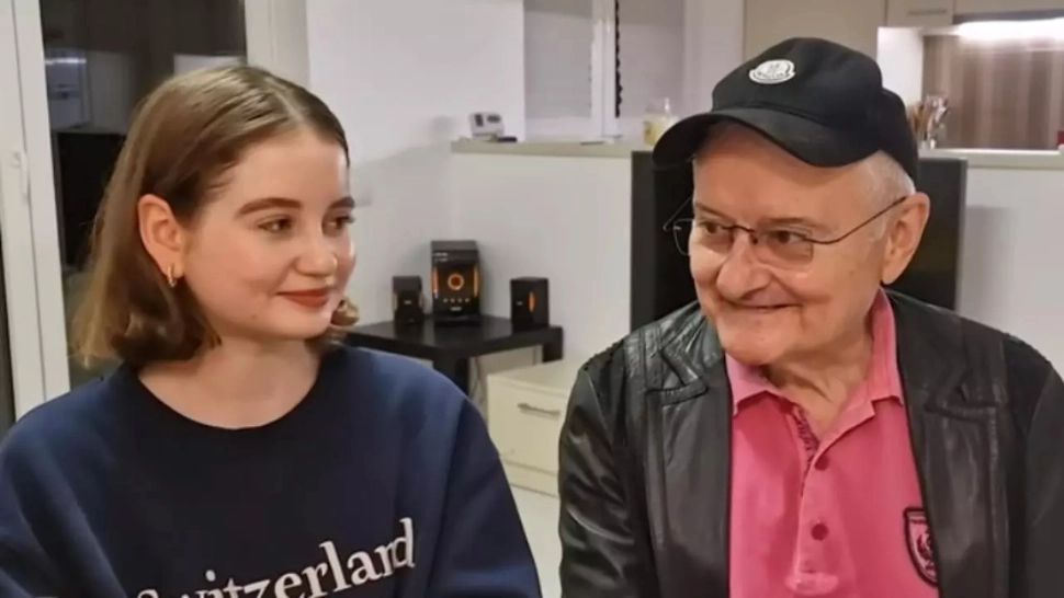 Irina Columbeanu, alături de tatăl ei. Foto: Captură YouTube