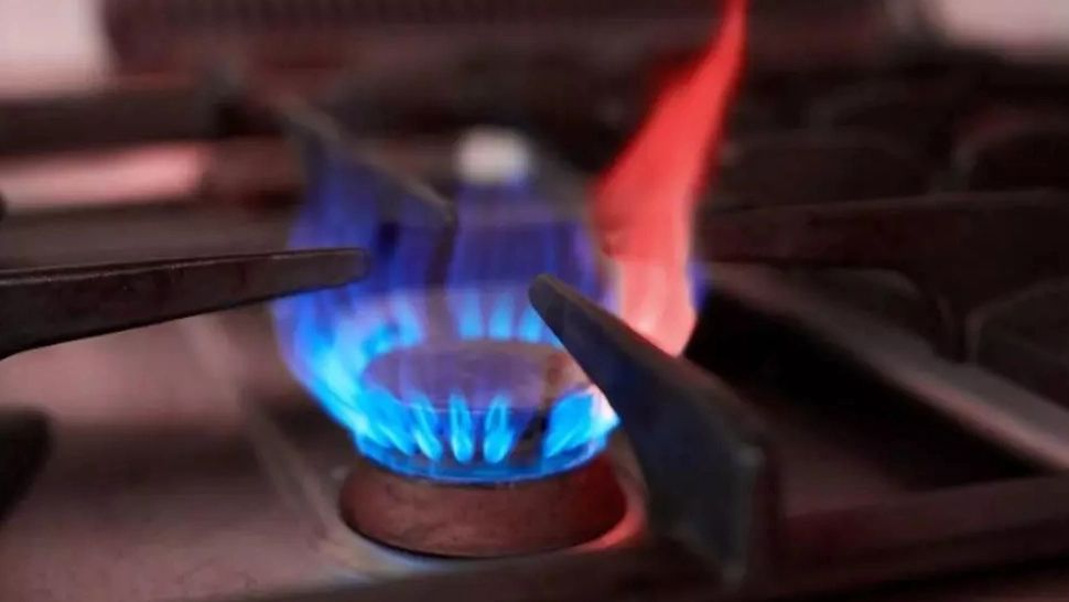Pericolul ascuns pe care îl indică flacăra roșie de la aragaz