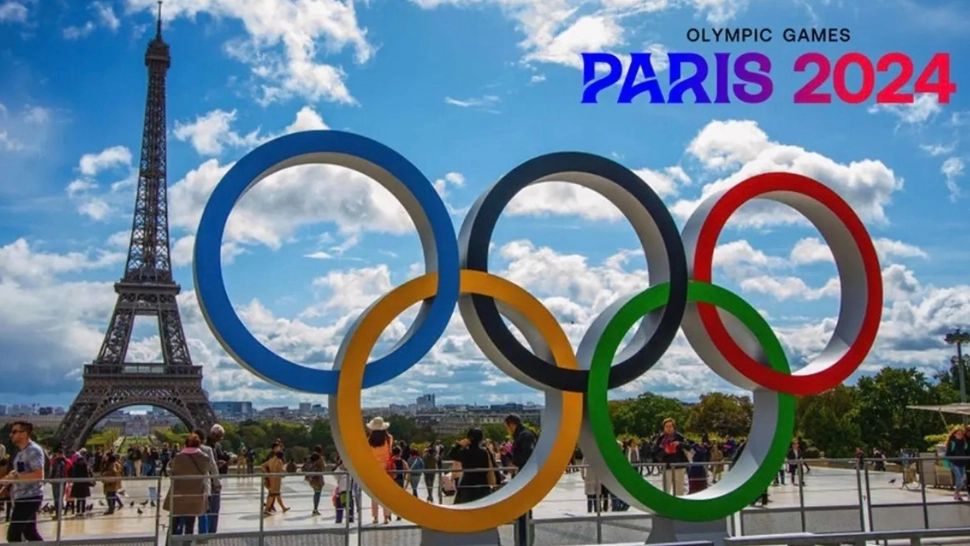 Un sportiv cu o prezență însolită, la tir sportiv. Foto/Profimedia