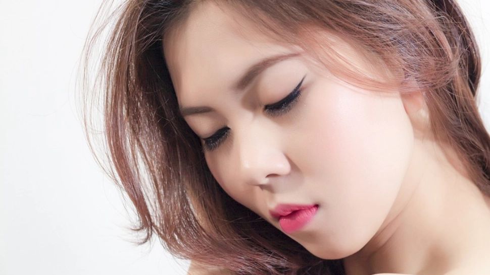 Ce folosesc japonezele pentru un păr mătăsos și rezistent: masca pentru hidratare intensă. Nu vei mai avea nevoie de placă pentru a întinde părul!