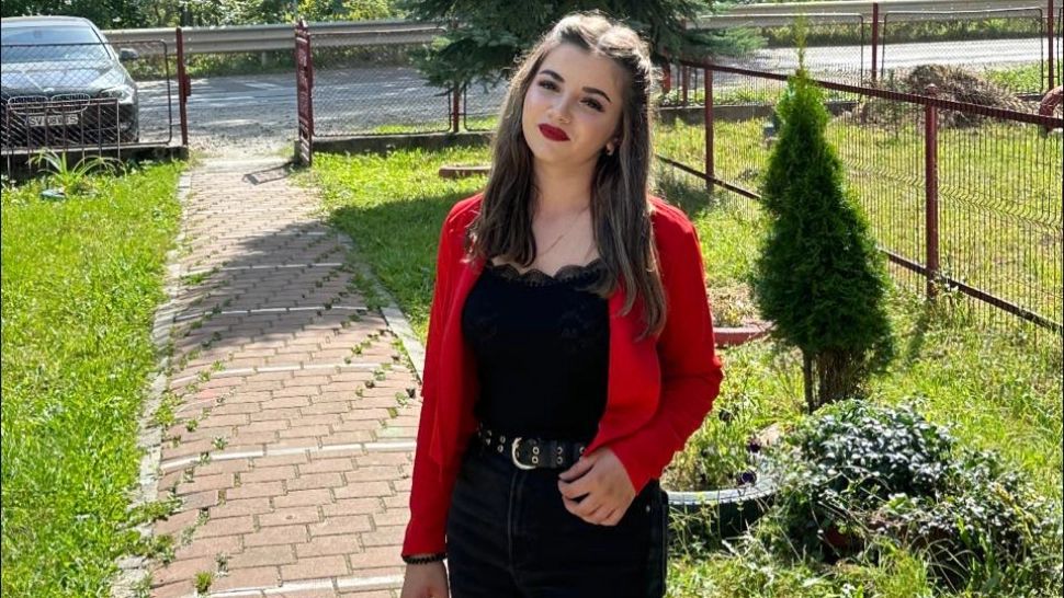 Tânăra care s-a sinucis după relația cu șeful de poliție era chinuită. Prietena Ioanei face declarații cutremurătoare: „Lua calmante. De 4 ani voia să se omoare!”  - EXCLUSIV