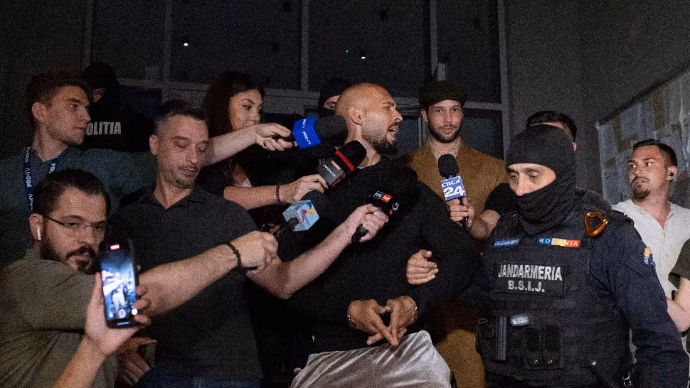 Acuzații grave pe numele fraților Tate, reținuți din nou de DIICOT: trafic de persoane, act sexual cu minori / Foto: Inquam Photos
