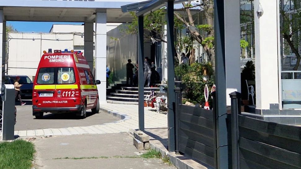 Un turist s-a aruncat de la etajul 10 al unui hotel din Mamaia