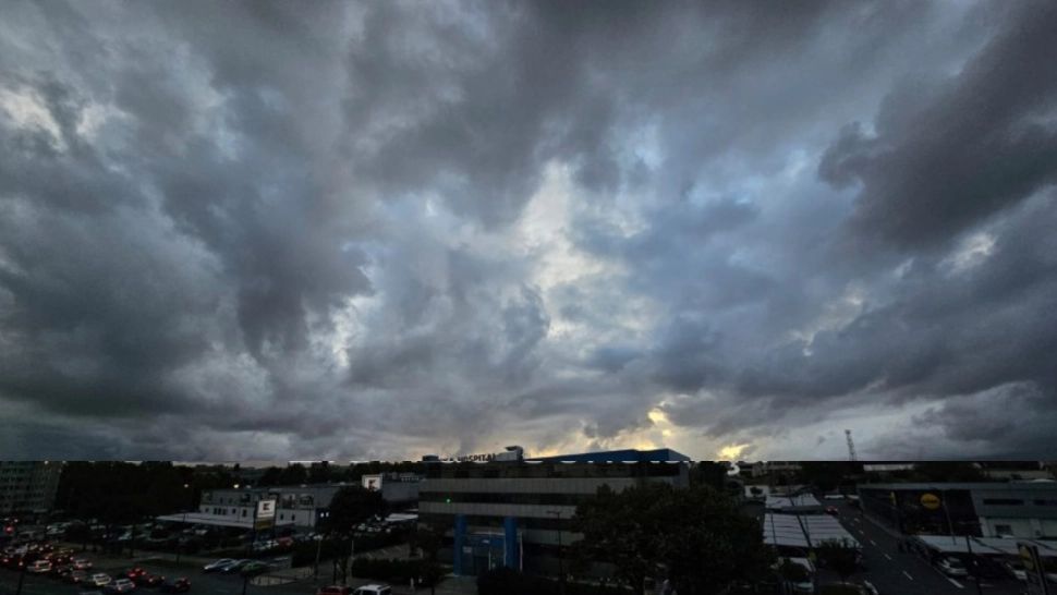 Avertisment meteo. Cod portocaliu de furtuni în Apuseni: ploi torențiale, descărcări electrice și grindină
