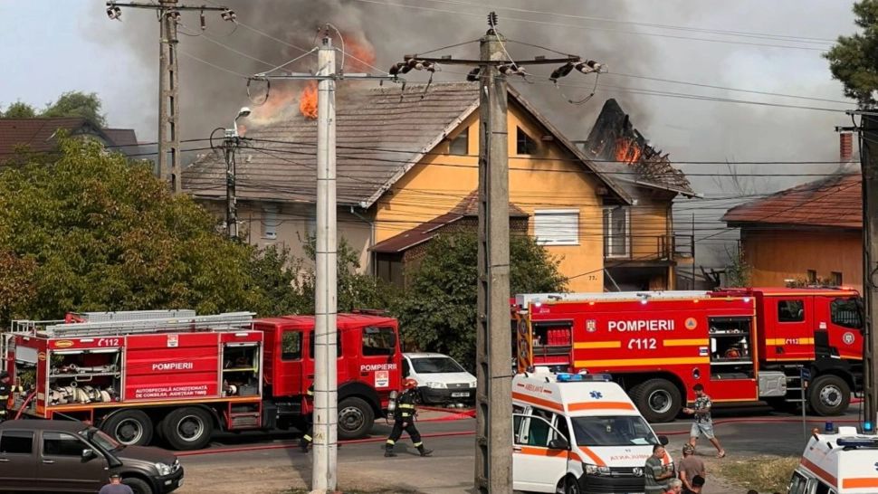 Incendiu violent, urmat de explozie, la Timișoara: două victime, case cuprinse de flăcări, coloană de fum de zeci de metri - VIDEO