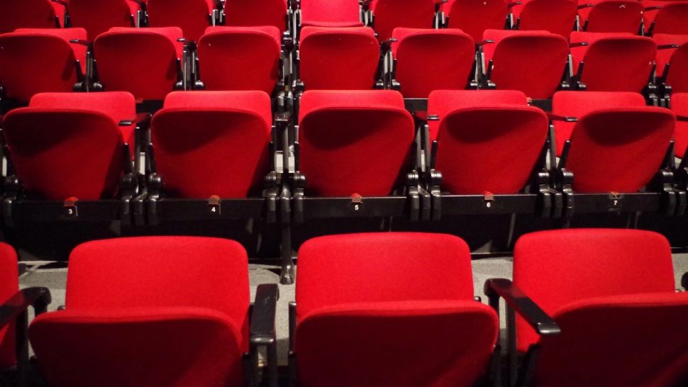 Bune maniere la cinema, reguli ce trebuie respectate. Sigur nu știai asta!
