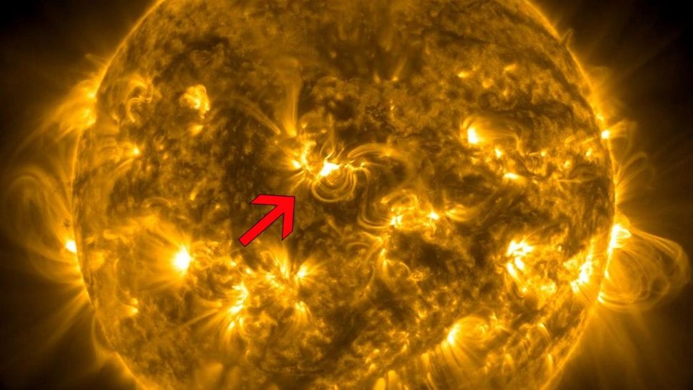 O erupție solară de mare intensitate a catapultat o masă de materie direct spre Pământ