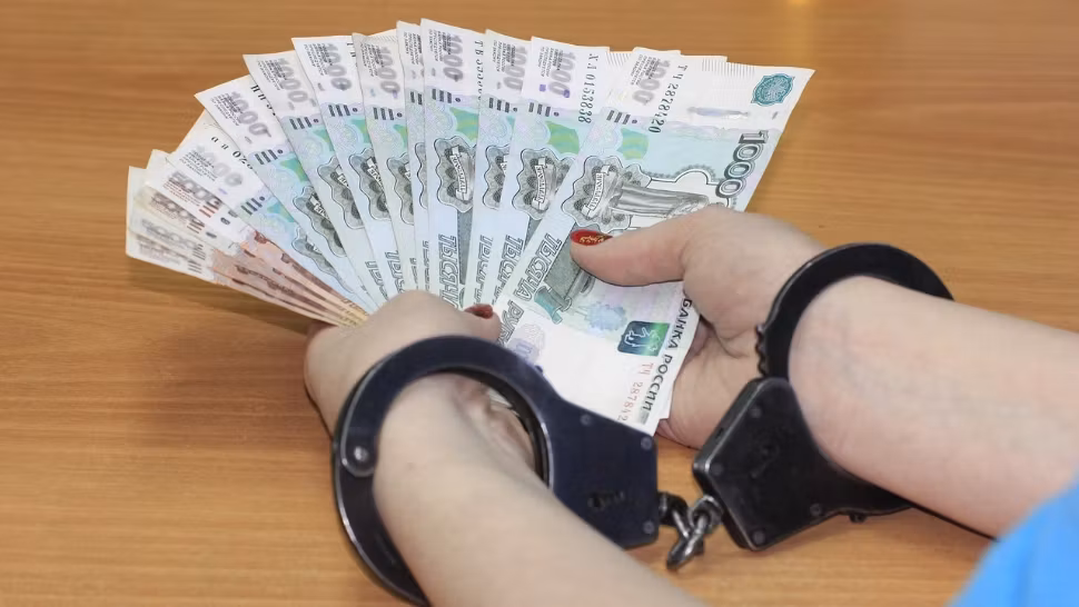 Poliţist din Constanţa, arestat pentru luare de mită: a fost prins în flagrant când primea 25.000 de lei de la reprezentantul unei societăţi 