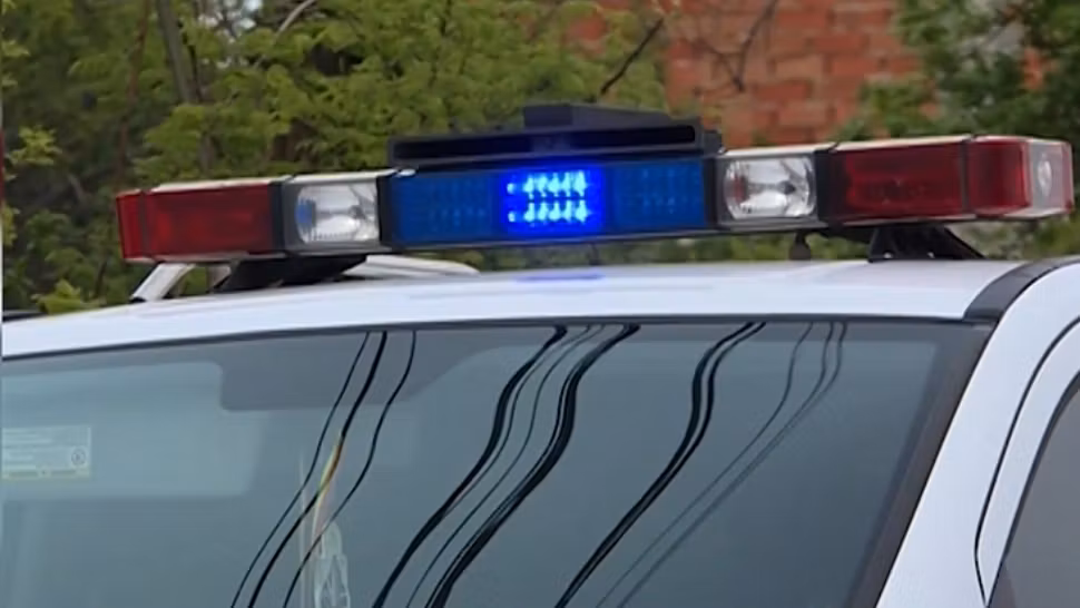 Anchetă uriașă la o primărie din Vălcea: edilul şi contabilul-şef, plasați sub control judiciar într-un dosar de corupţie/ Captură video