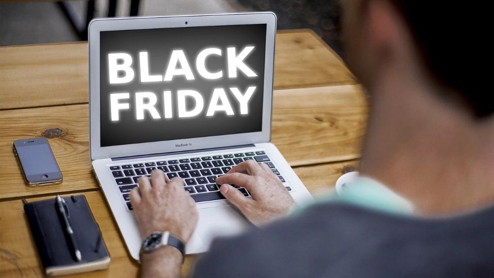 Cum să te ferești de înșelătoriile online în zilele de Black Friday. Recomandările ANCOM