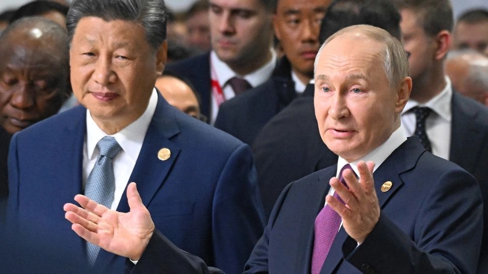 Vladimir Putin și Xi Jinping au pus lumea la cale în cadrul summitului BRICS. Foto: Profimedia