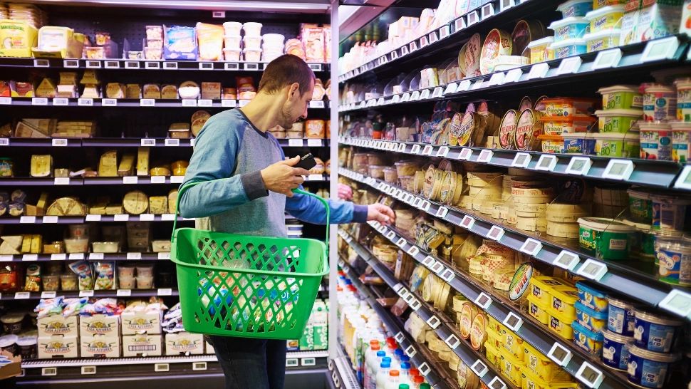 Mâncăm tot mai multe produse din import! În primele 9 luni din 2024, România a importat produse de peste 92 de miliarde de euro/ Profimedia
