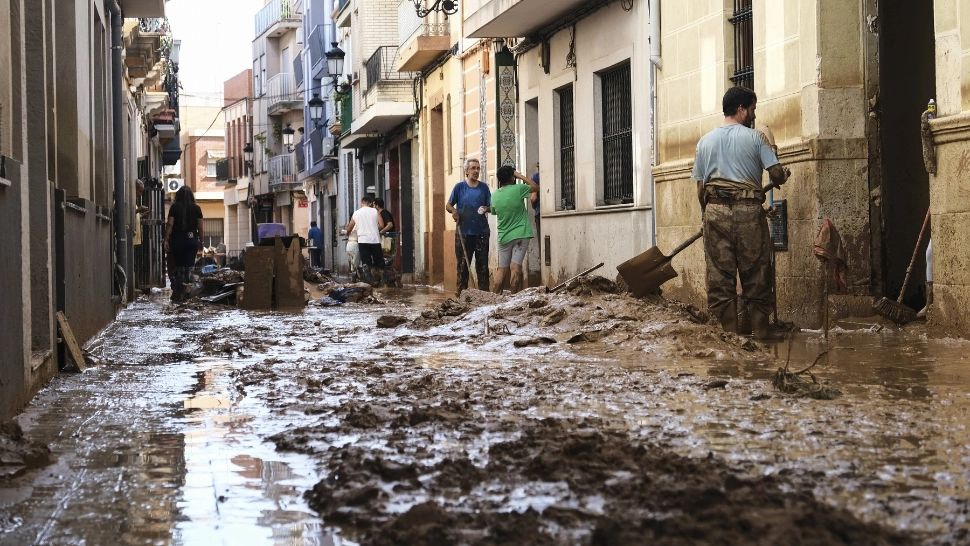 Încă un român, printre victimele inundațiilor catastrofale din Valencia. Anunț de ultim moment al MAE/ Profimedia