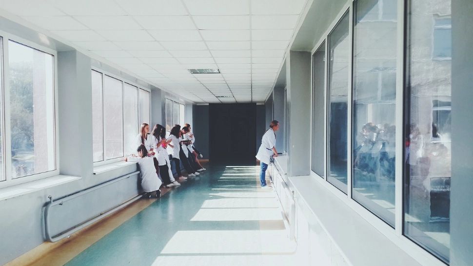 Începe reabilitarea și eficientizarea energetică a primului spital judeţean din ţară, cu 15 milioane de euro, bani privaţi