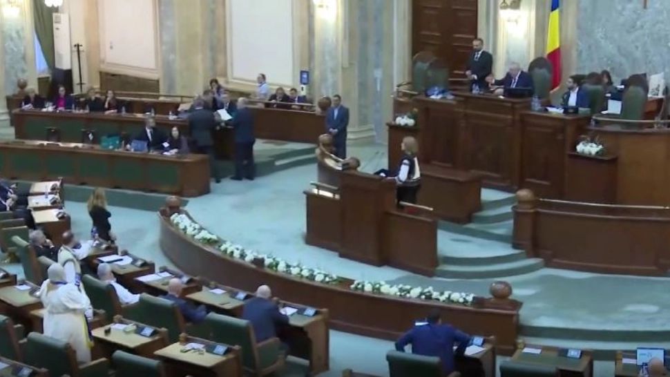 Noul Parlament își alege conducerile