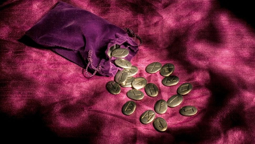 Etalarea runelor: sâmbătă, 17 mai 2025. Mesaje și sfaturi de la univers pentru toate zodiile