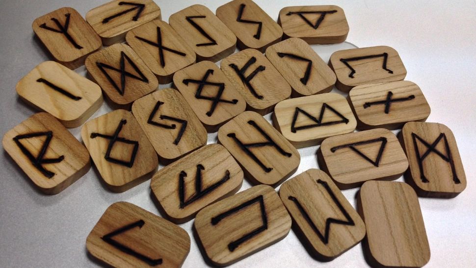 Etalarea runelor: luni 9 iunie 2025. Sfaturi și mesaje de la univers pentru toate zodiile