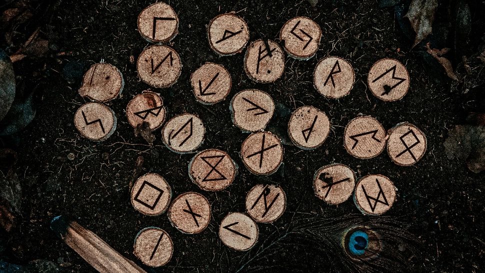 Etalarea runelor: joi 20 martie 2025. Sfaturile zilei pentru toate zodiile