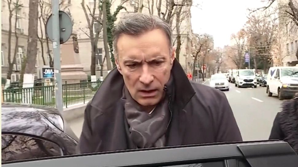 Generalul în rezervă este acuzat de constituirea unui grup infracțional organizat