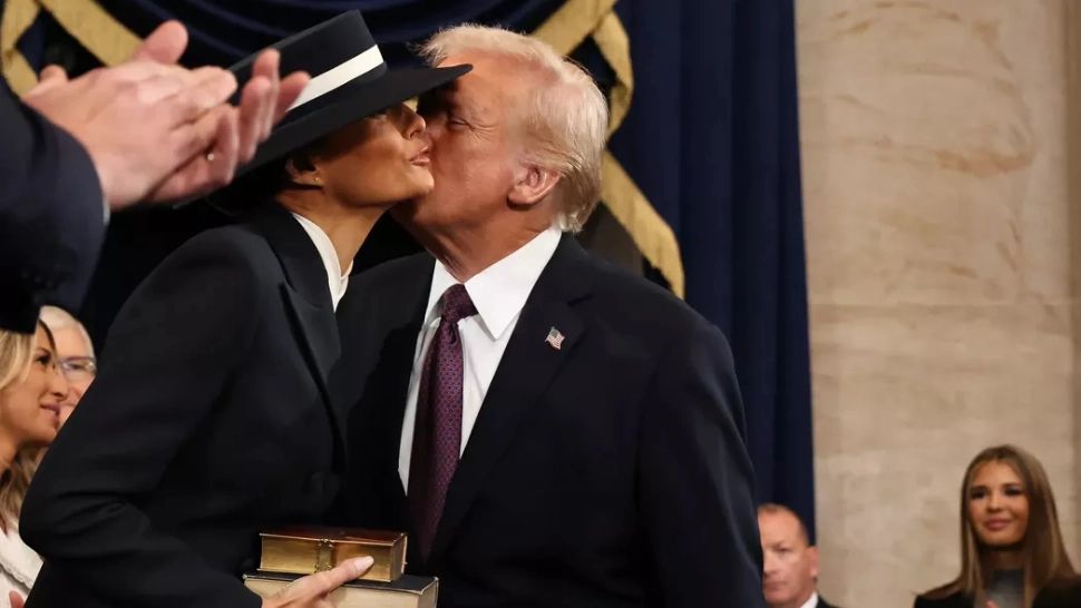 Maurice Munteanu critică dur ultima apariție a Melaniei Trump: „Fondul de ten prea închis, conturul feței prea accentuat, dorința obsesivă de a părea o doamnă”