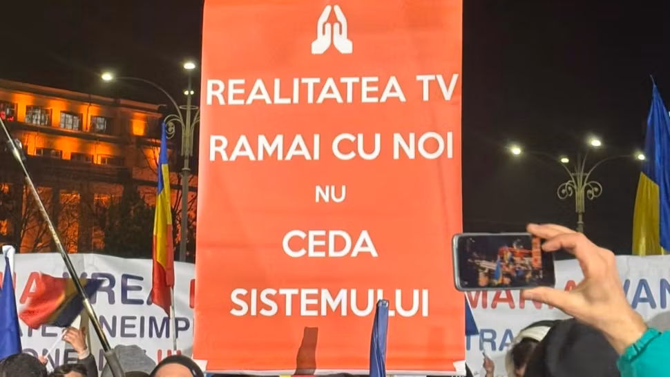Zeci de mii de oameni la mitingul din Capitală. REALITATEA PLUS, singura televiziune alături de români - VIDEO/LIVE TEXT