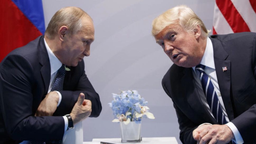 O parte semnificativă a opiniei publice americane critică presupusa apropiere a lui Trump de Putin