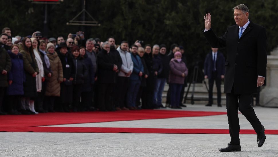 Românii s-au dezlănțuit în ziua debarcării lui Iohannis de la Cotroceni. FOTO: INQUAM