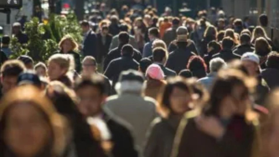 Românii sunt atrași de avantajele materiale ale apartenenței la UE