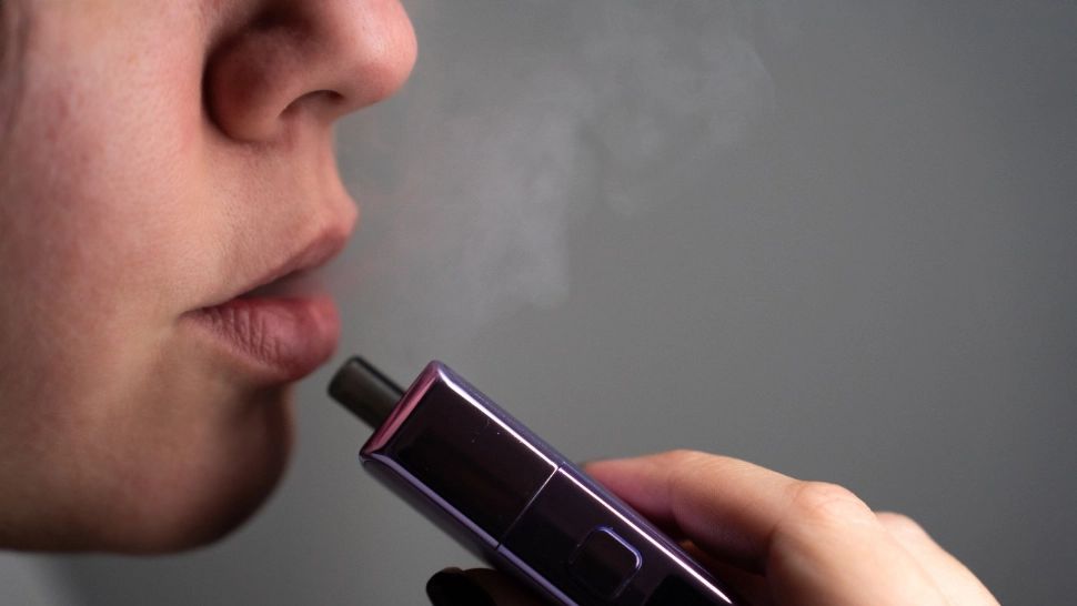 Ce este limba de VAPAT, simptomul care-i îngrijorează pe medici?