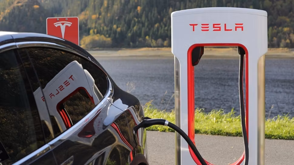 Tesla, în mijlocul unui proces. Șoferii nemulțumiți au dat compania în judecată din cauza unor defecțiuni