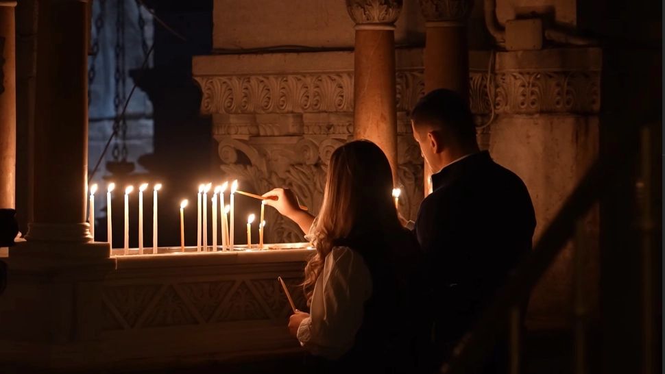 George și Ilinca Simion, clipe de reculegere la Ierusalim, de ziua Crucii. Mesaj profund al liderului suveranist - VIDEO