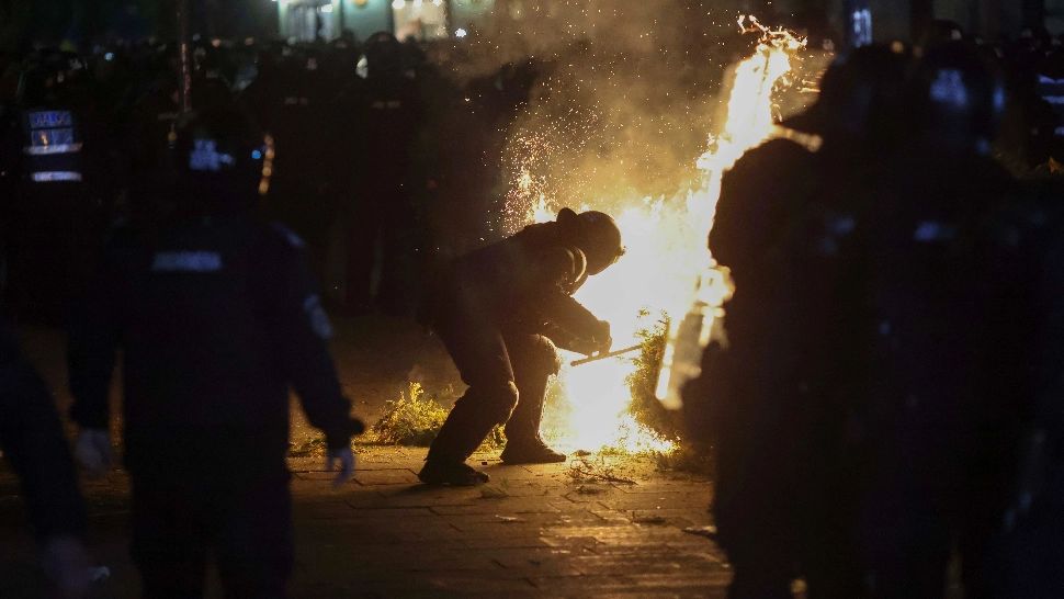 Proteste în Centrul Vechi al Capitalei, după invalidarea candidaturii lui Călin Georgescu / Foto: Inquam Photos