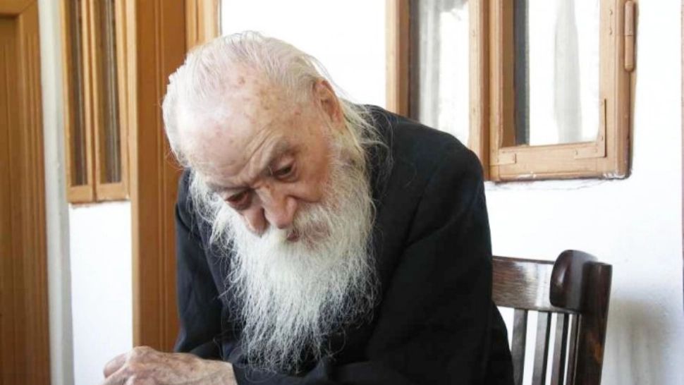 Cum deosebeşti preoţii mincinoşi de cei adevăraţi? Cum faci diferenţa între un preot şi un popă?