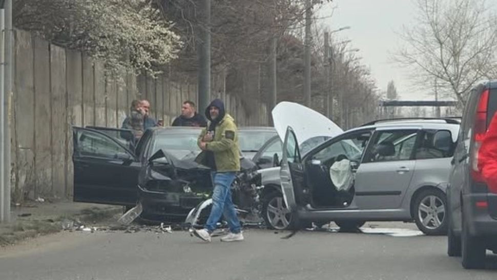 Accident grav în apropierea Gării de Sud din Ploieşti. FOTO: News.ro