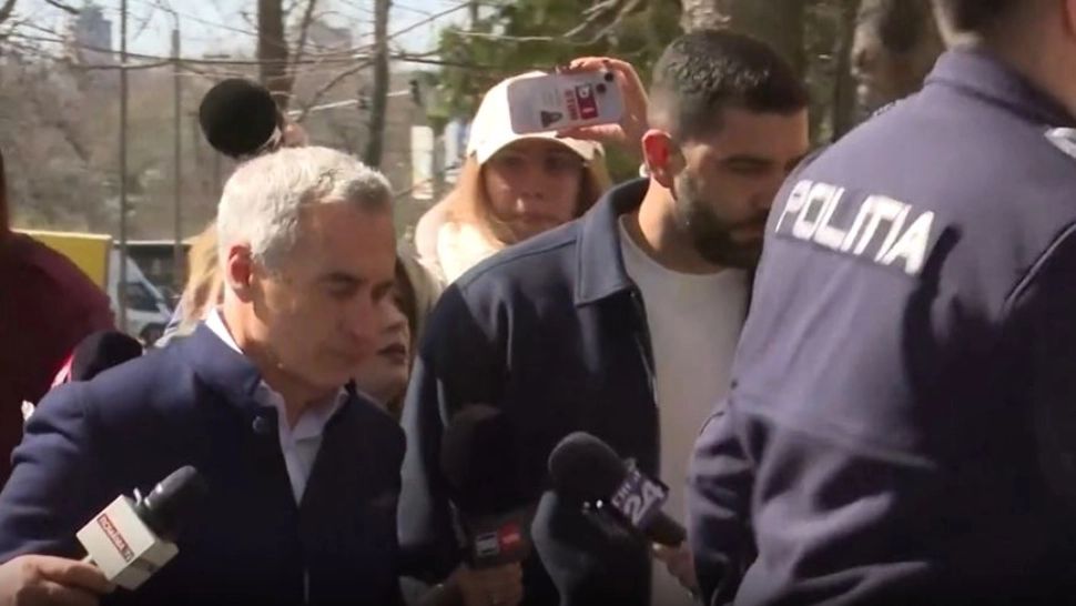 Călin Georgescu s-a prezentat la IPJ Ilfov pentru a semna controlul judiciar. Foto/Realitatea
