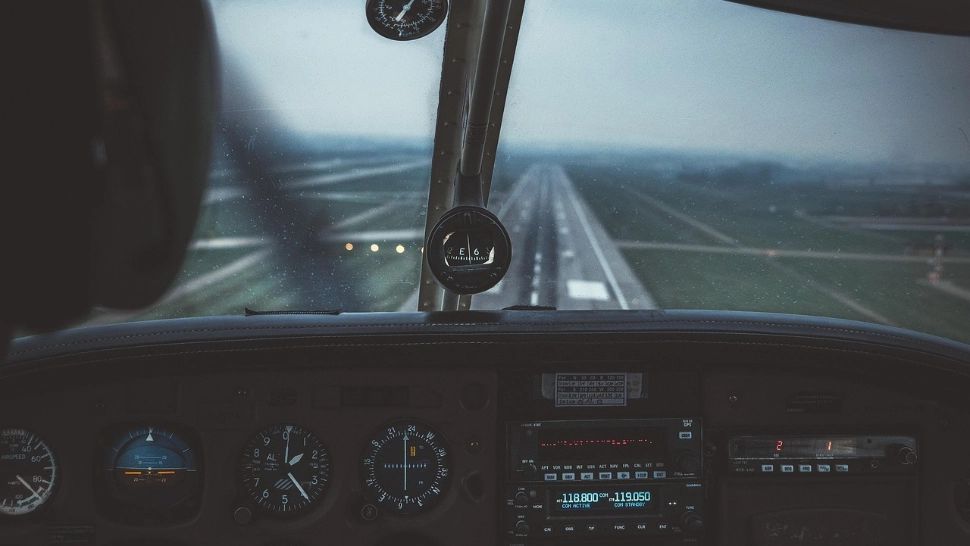 Accident aerian în Franța: două avioane militare s-au ciocnit în zbor