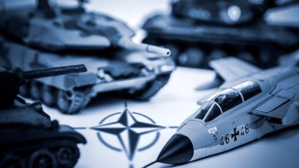 NATO produce într-un an cât Rusia în trei luni. Foto/Profimedia
