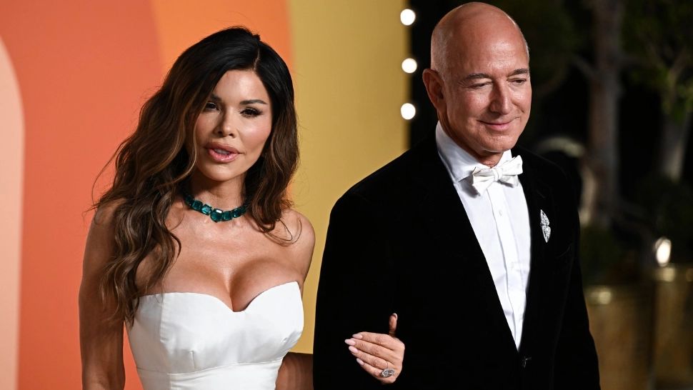 Jeff Bezos și logodnica sa. Foto: Profimedia
